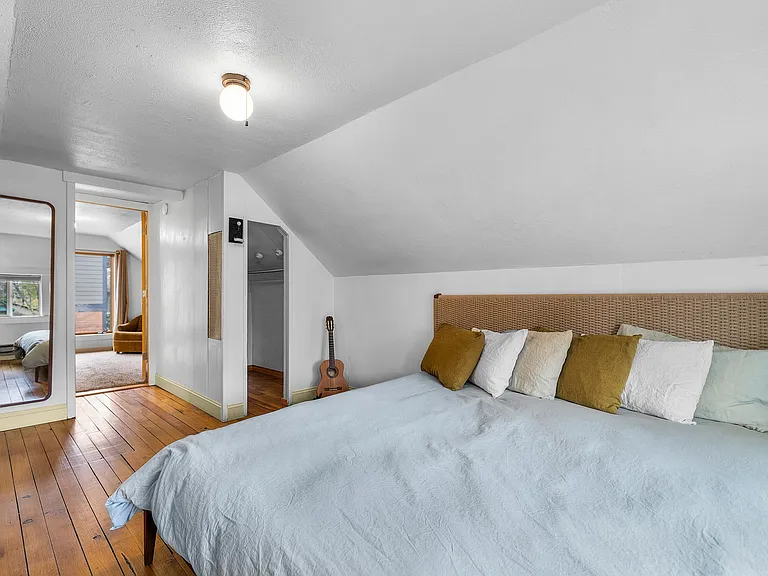 145 NW Jefferson Pl — Photo 10
