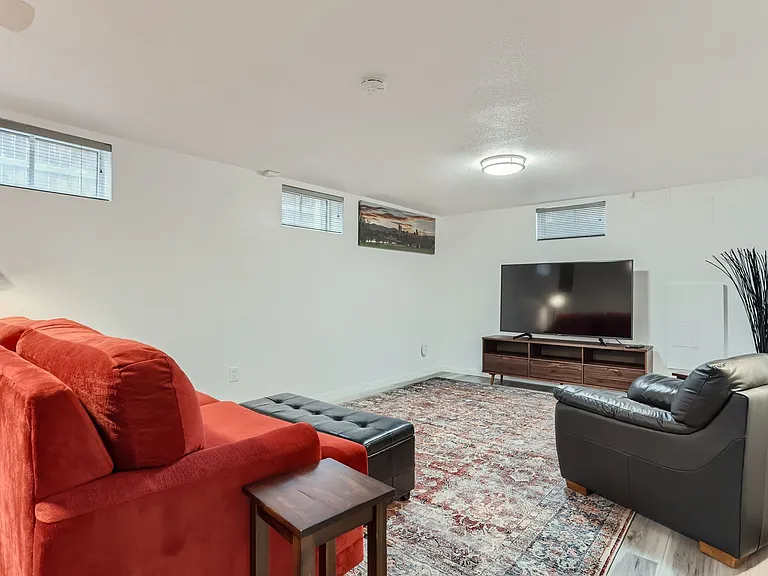 1250 E Amherst Ave — Photo 17