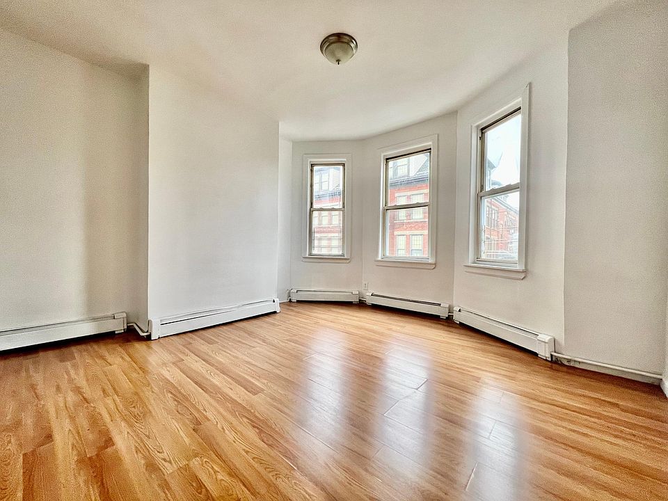 1st image of 48 Morningside Ave Floor 3