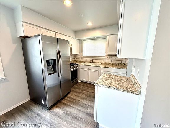 3rd image of 28918 Powers St