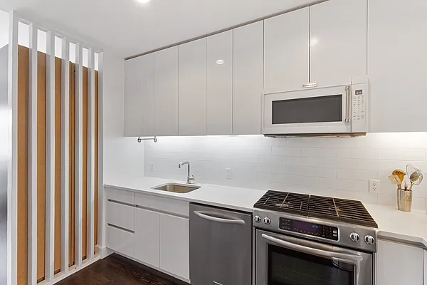 Sold by Nest Seekers International | media 3