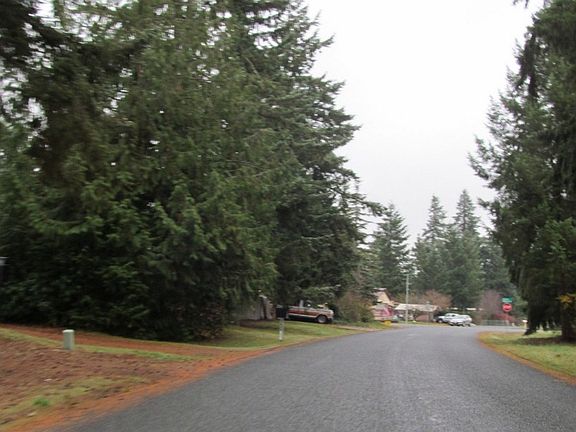 4th image of 12801 220th Ave E