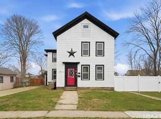 21 N Washington Ave, Niantic, CT 06357