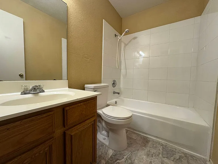1603 Cedarhill Dr — Photo 12