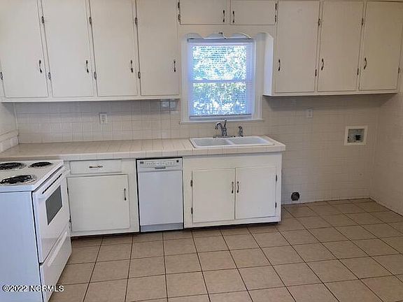 4th image of 111 N Warren St