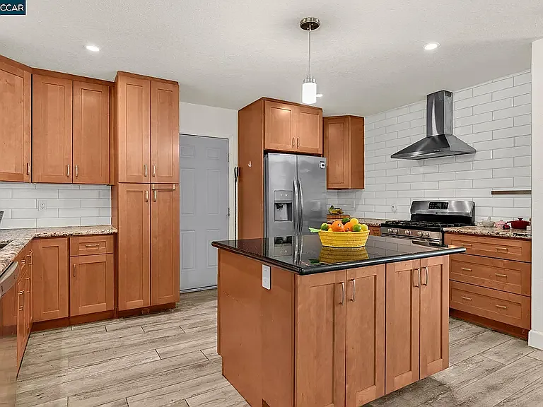1331 Pear Dr — Photo 10