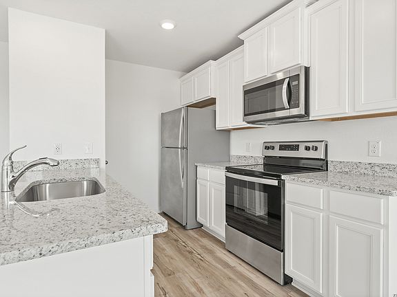 4th image of 16186 Farmer