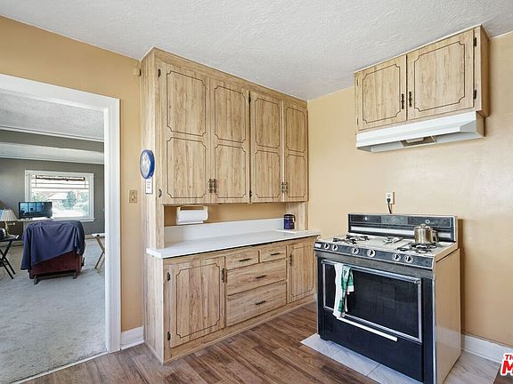 5th image of 1814 Leighton Ave