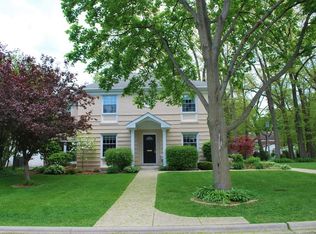 621 S Bristol Ln, Arlington Heights, IL