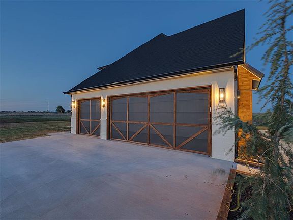 3rd image of 9214 S Cimarron Rd