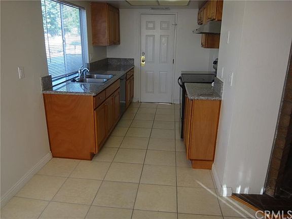 4th image of 913 Sandpiper St