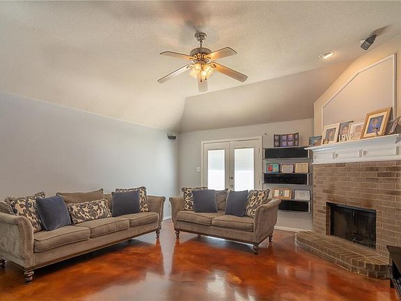 5th image of 6128 Lake Vista Dr
