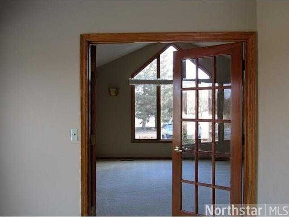 5th image of 10248 Hilltop Ct N