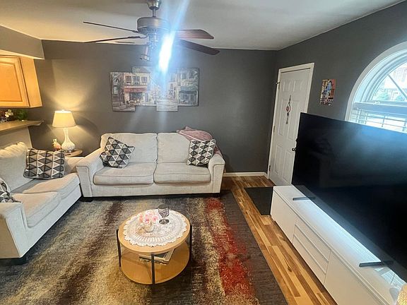 5th image of 3332 S Oaklawn Cir