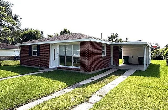 3068 Effie St — Photo 2
