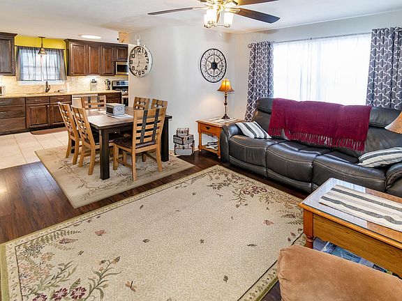 4th image of 841 W Airport Rd