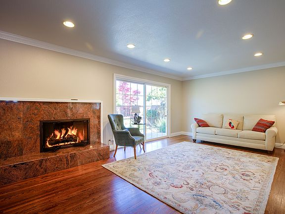 4th image of 1185 Whitehall Ave