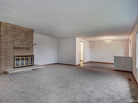 4th image of 18662 10th Ave NE