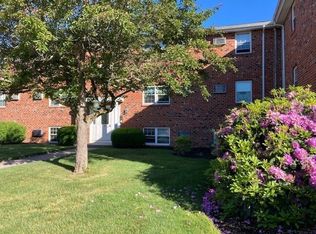 91 Pleasant St APT D6, Medfield, MA 02052