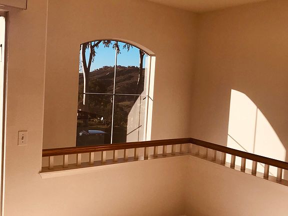 5th image of 25 Lucente Ln