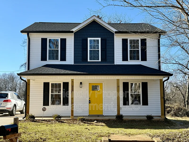 3 bed, 2.5 bath, 1512 sqft, $1,695 — Photo 2