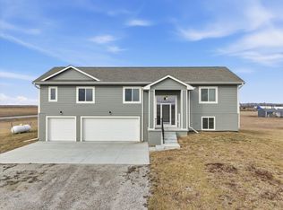 19776 Mayfield Cir, Pacific Junction, IA 51561