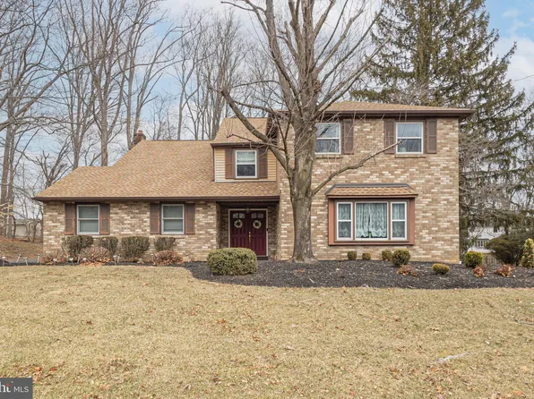 1092 Glen Oak Dr, Yardley, PA 19067