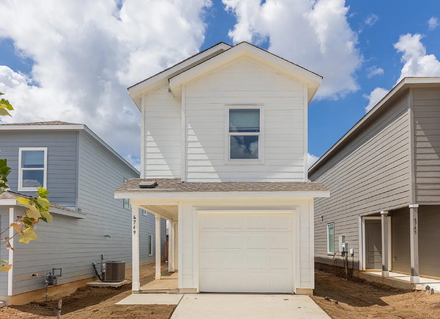 3 bed, 2.5 bath, 1189 sqft, $1,300 — Photo 1