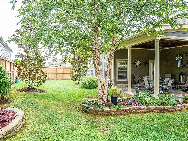 8412 Danbrook Dr — Photo 23