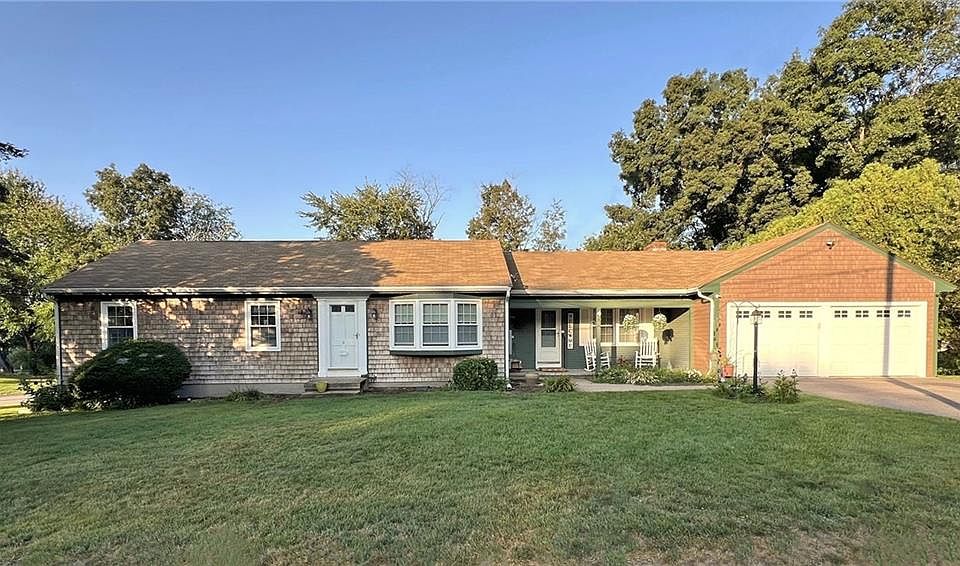 1st image of 4 Norton Dr