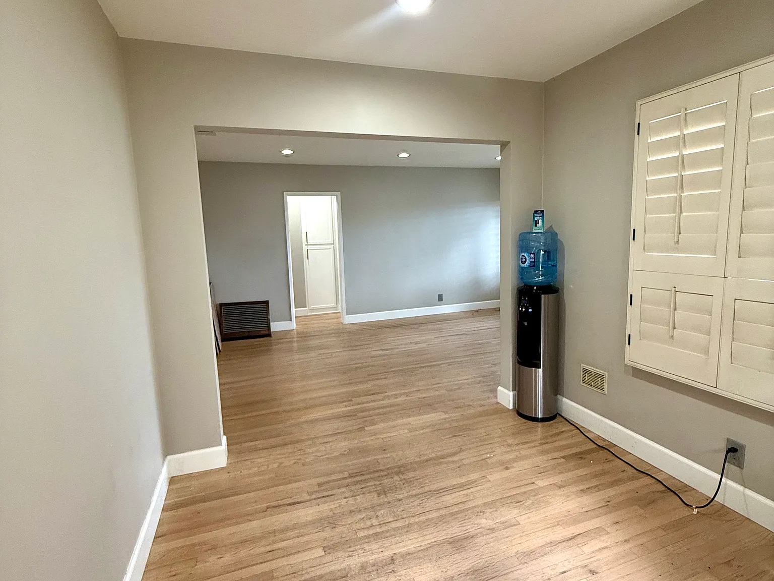 3 bed, 1087 sqft, $3,500 — Photo 2