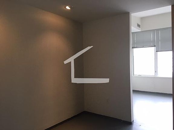 2nd image of 160 E Berkeley St APT 0517