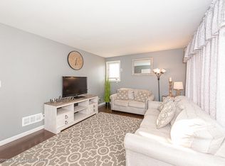 107 Linden Ave, Hamilton, NJ 08610