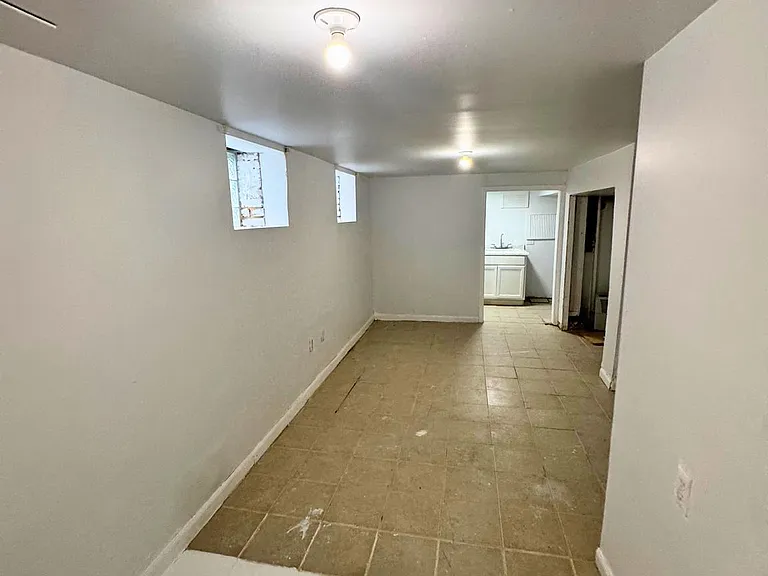 548 Radnor Ave — Photo 35