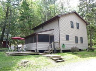 121 Tra Mar Cove Ln, Greentown, PA 18426