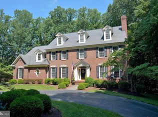 9100 Eaton Park Rd, Great Falls, VA 22066