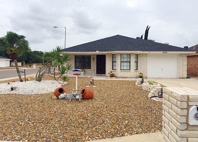 1st image of 1622 Lakeside Dr