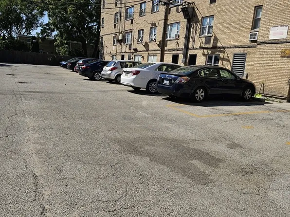 2115 W Farwell Ave APT 205, Chicago, IL 60645