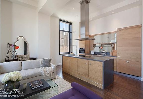 3rd image of 425 W 50th St APT 11F