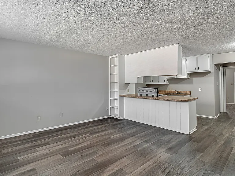 1709 Short St #B — Photo 5