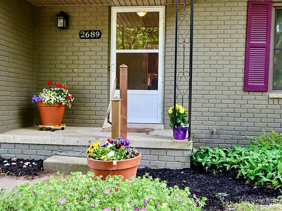 4th image of 2689 Valley Dr