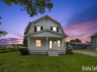 425 Ten Mile Rd NW, Sparta, MI 49345