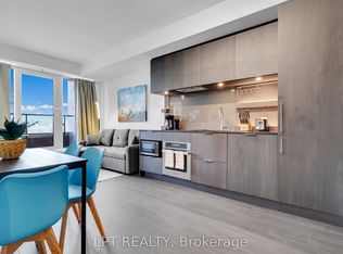 28 Ann St #223, Mississauga, ON L5G 3G1