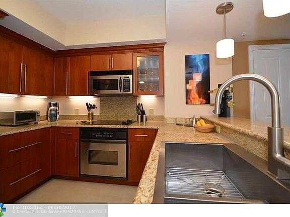 4th image of 401 SW 4th Ave APT 404