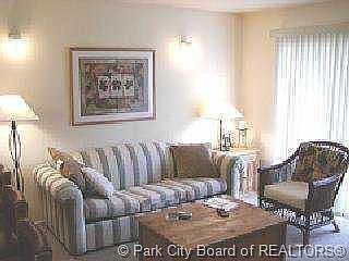 5th image of 1485 Woodside Ave #107B