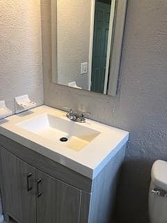 3rd image of 2822 Central Dr