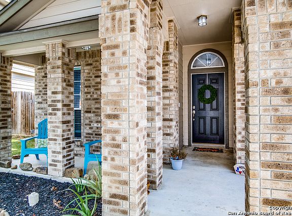 3rd image of 8114 Shumard Oak Dr