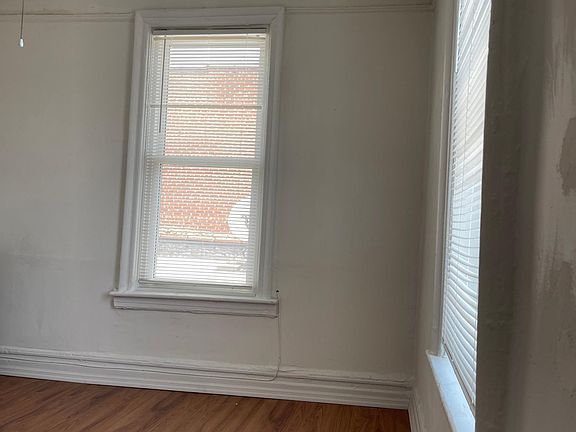 4th image of 9 Woodlawn Ave #2