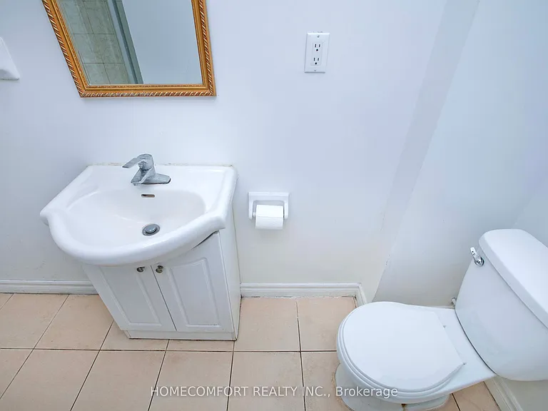 19 Oldborough Cir #SEMI BASEMENT — Photo 11