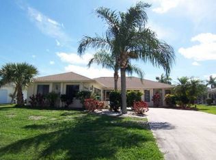 18647 Arapahoe Cir, Port Charlotte, FL 33948